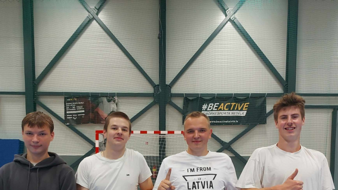 Labākie Mērsraga meistarsacīkšu florbolā 8. posmā