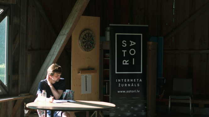 „Satori” autoru nometnes lasījumi