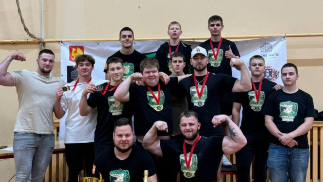 Dundagas čempionātu spēka trīscīņā