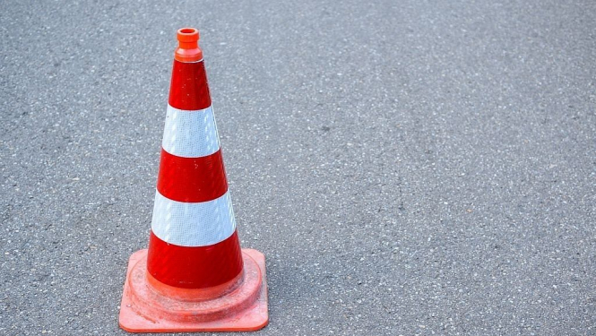 Satiksmes ierobežojumi. Konuss. Ilustratīvs attēls