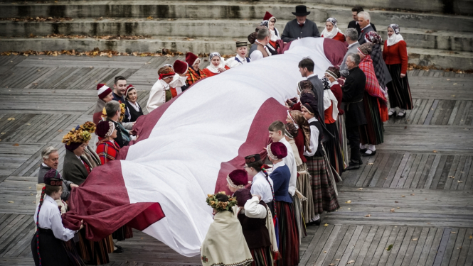 Talsu saulītes raksta veidošana Sauleskalna estrādē