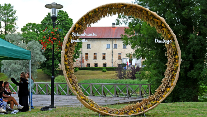 sklandraušu festivāls