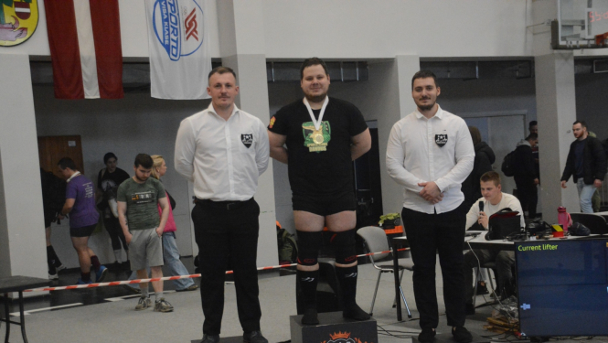 Sporta kluba „Dandijs” sportistiem panākumi Vidzemes čempionātā spēka trīscīņā