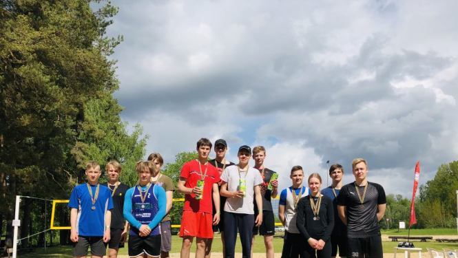 Jauniešu grupas volejbola uzvarētāji