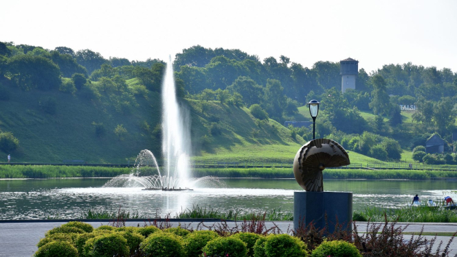 Strūklaka Talsu ezerā