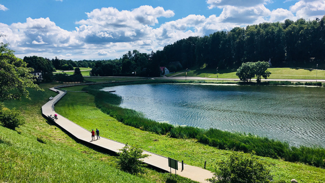 Talsu ezera promenāde