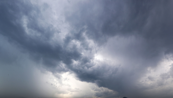 Negaisa mākoņi, vētra