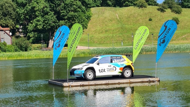 Tet Rally Latvia auto Talsu ezerā
