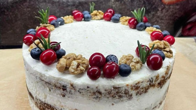 Zanes Stārostnieces burkānu kūka ar valriekstiem