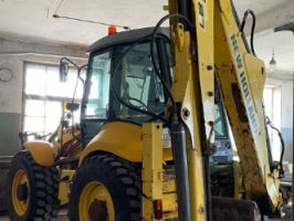 Universālā pašgājējmašīna NEW Holland B115-4PT (T3378LT) 