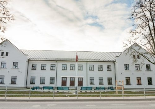 Laucienes pamatskola