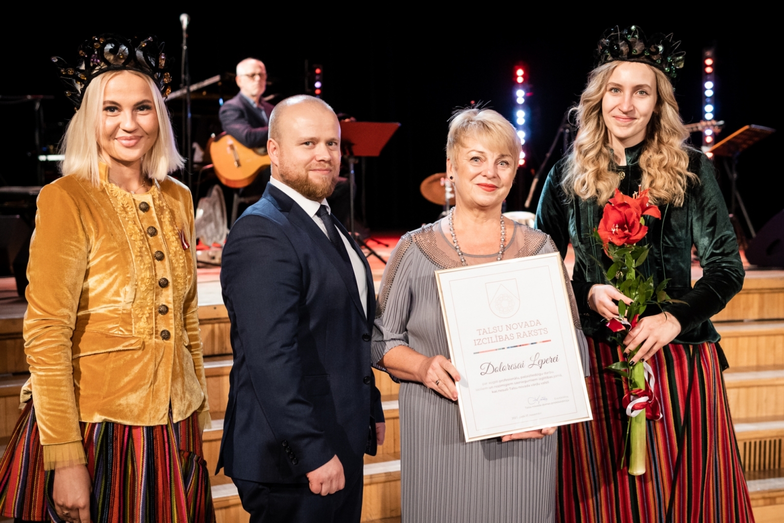 Doloresa Lepere saņem Talsu novada Izcilības balvu
