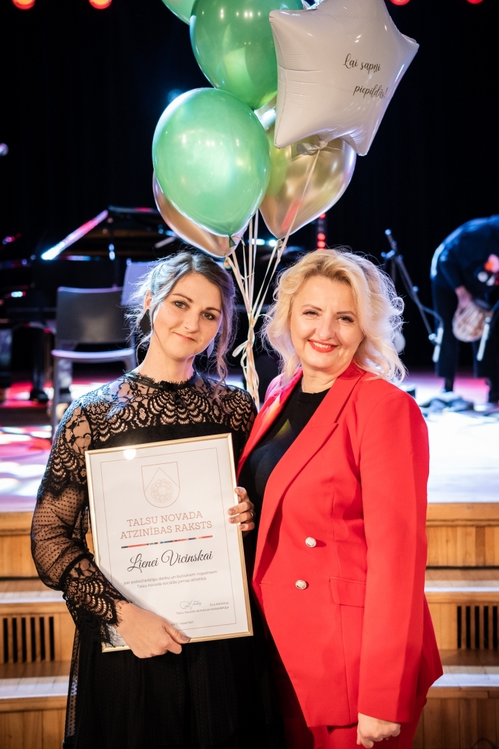 Liene Vicinska saņem Atzinības balvu