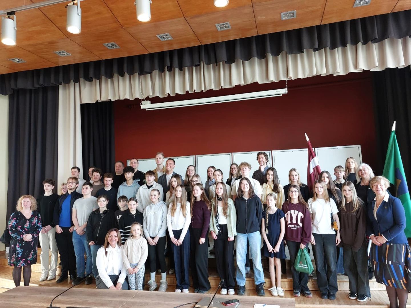 Ēnu dienā pašvaldību apmeklē zinātkāri jaunieši