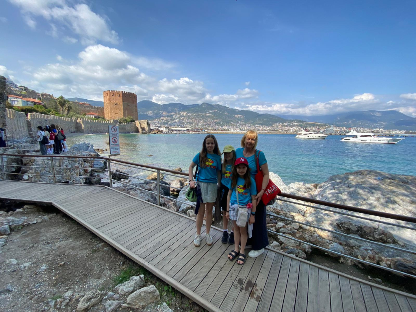 Lineta Mūrniece ar skolniecēm