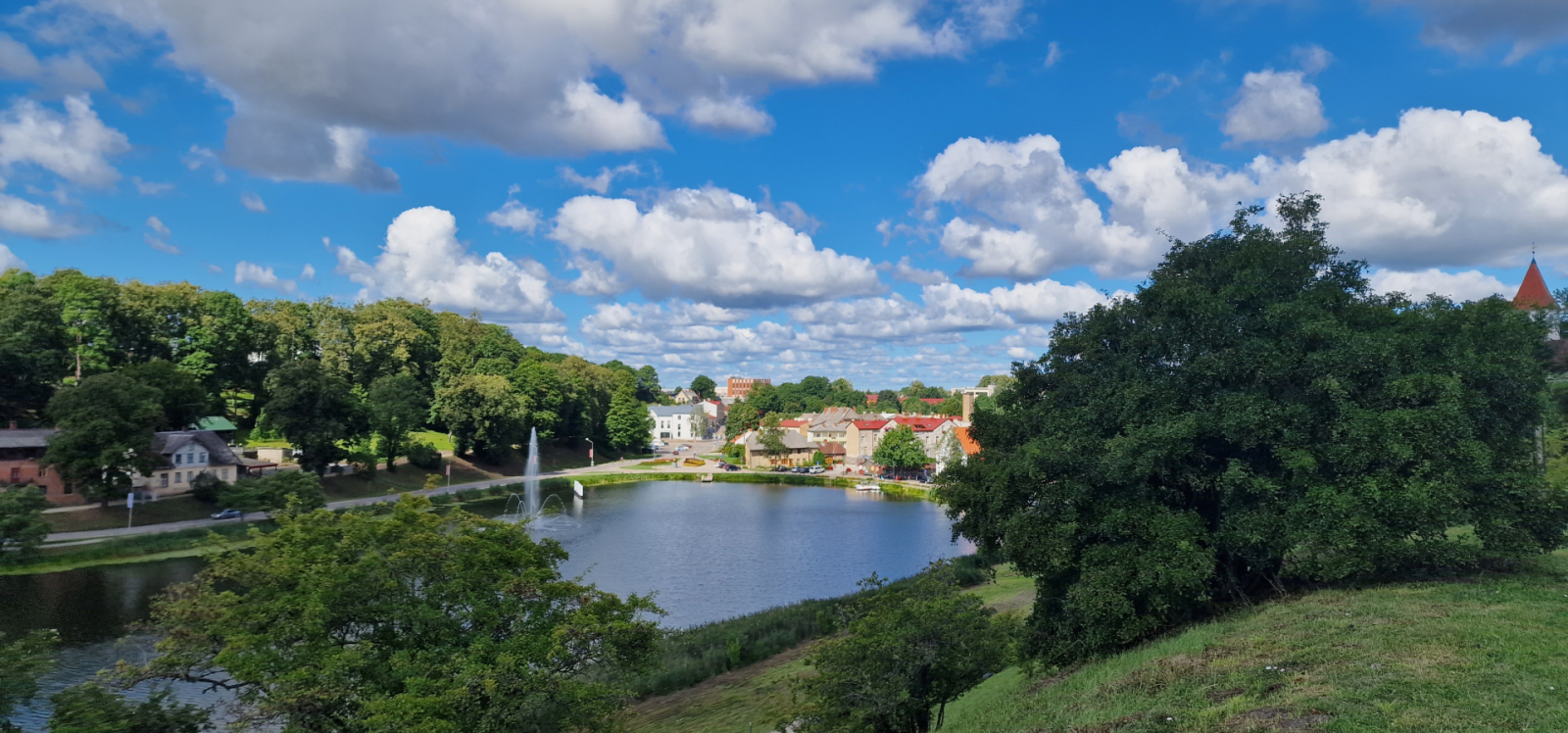 Megija Gailīte „Talsu ezers no pilskalna augšas”