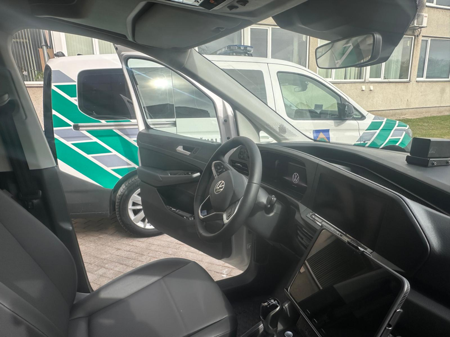 Pašvaldības policijai divi jauni operatīvie transportlīdzekļi (2)