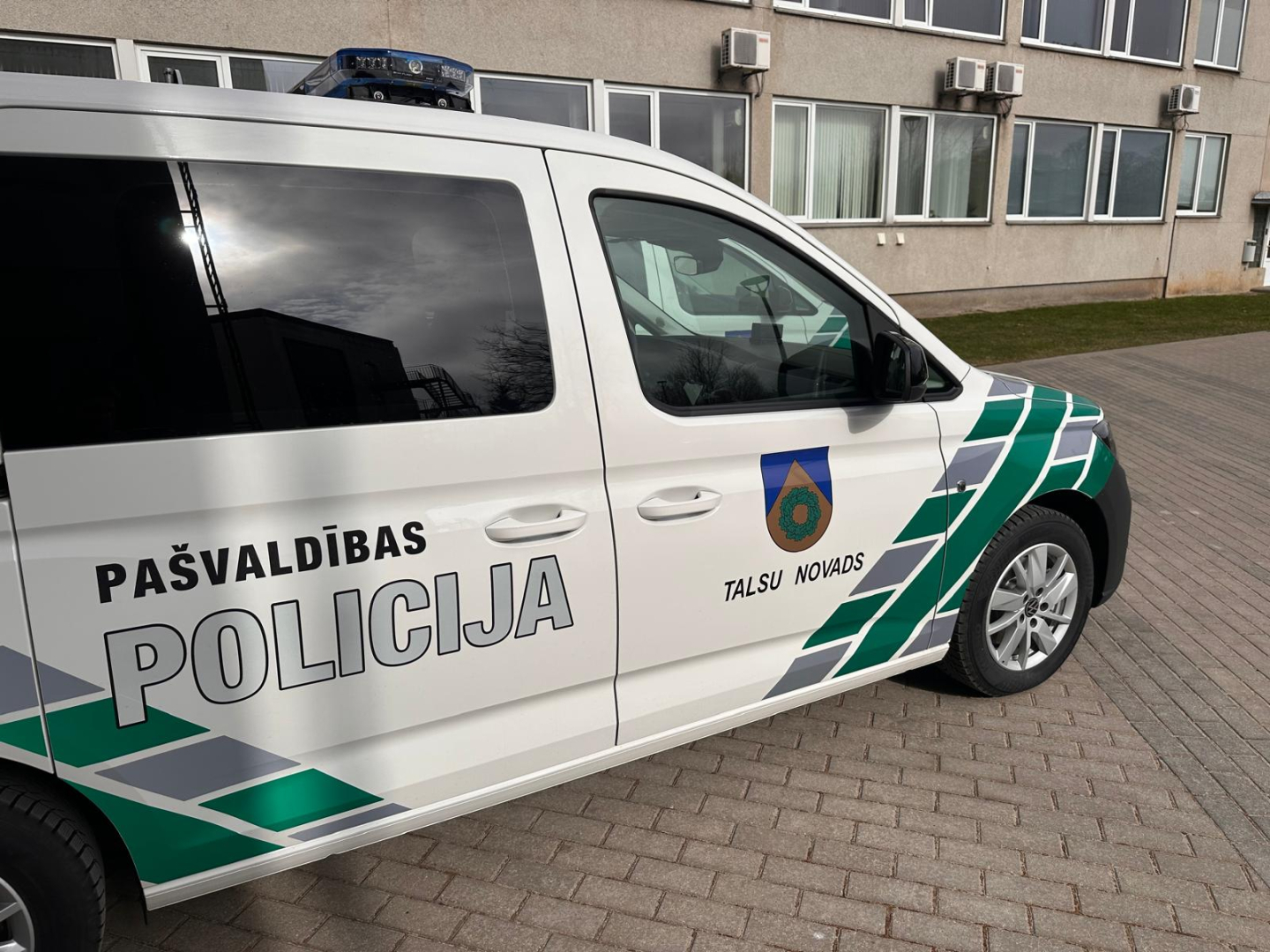Pašvaldības policijai divi jauni operatīvie transportlīdzekļi (2)