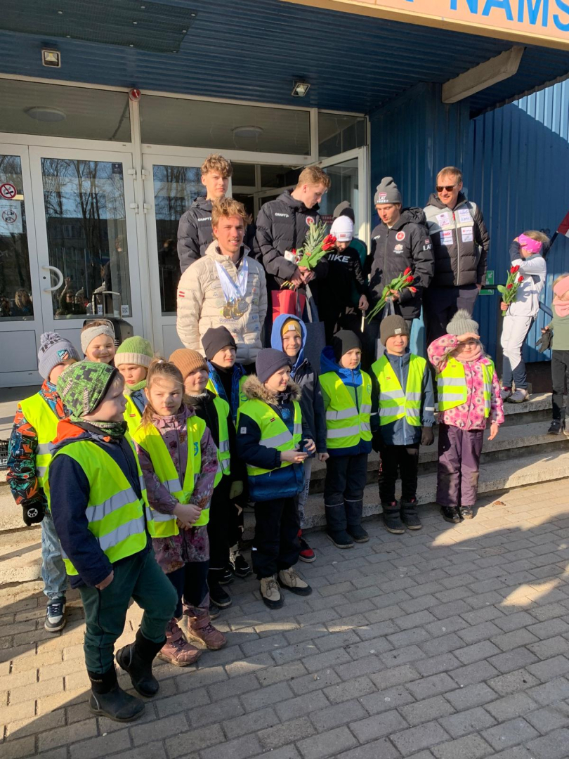 Pasaules junioru čempionāta biatlonā dalībnieku sagaidīšana