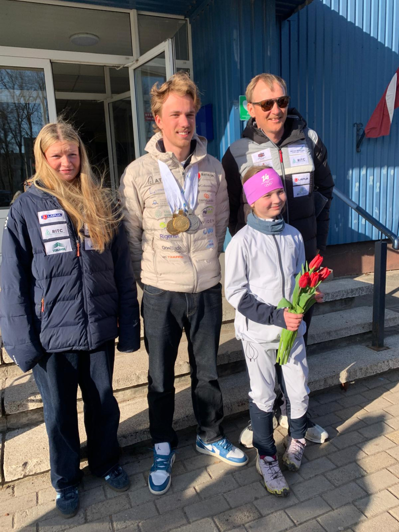 Pasaules junioru čempionāta biatlonā dalībnieku sagaidīšana