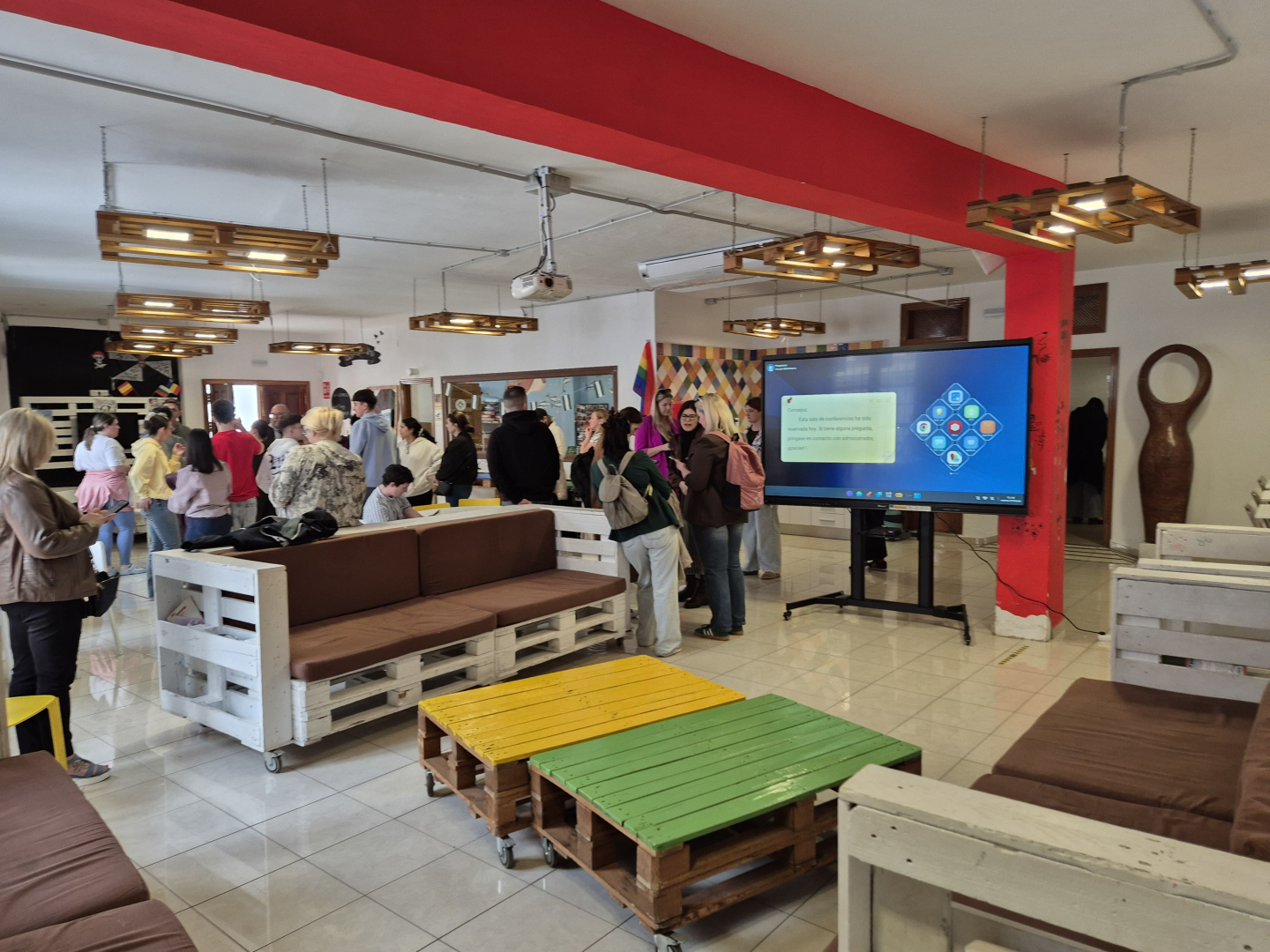 Talsu BJC speciālisti pieredzi darbā ar jaunatni iegūst Spānijā