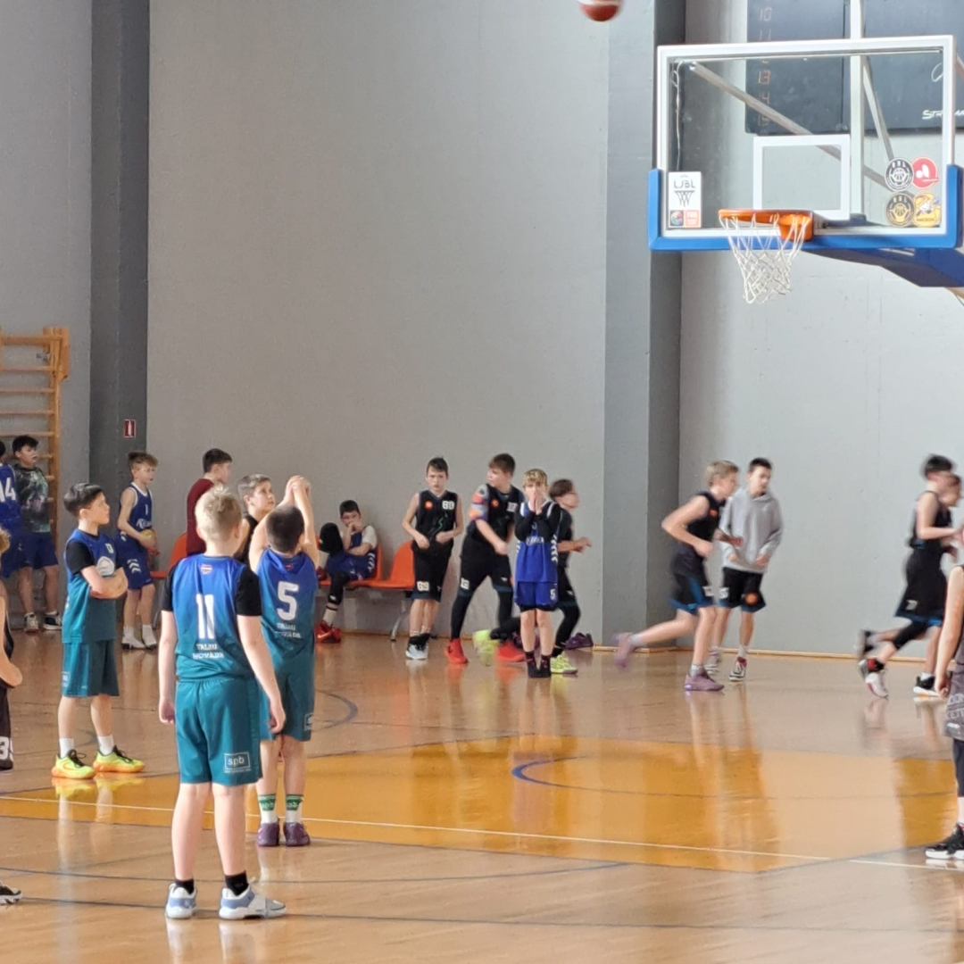 U12 basketbola spēle