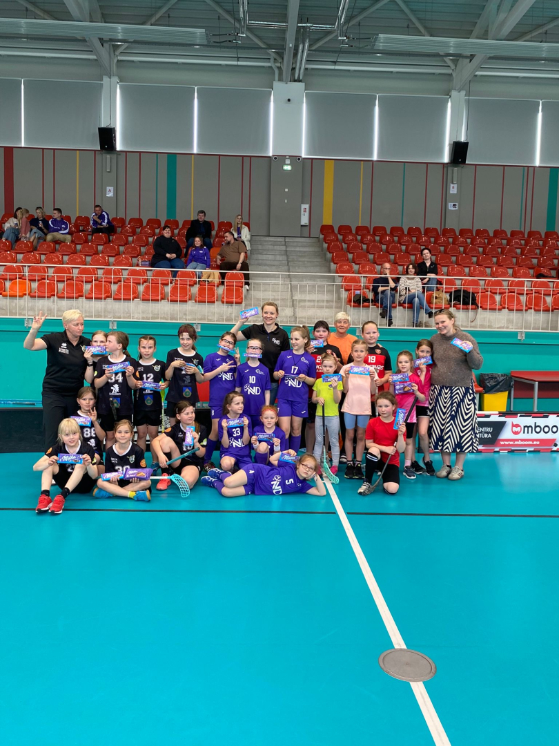 U8 florbola meitenes