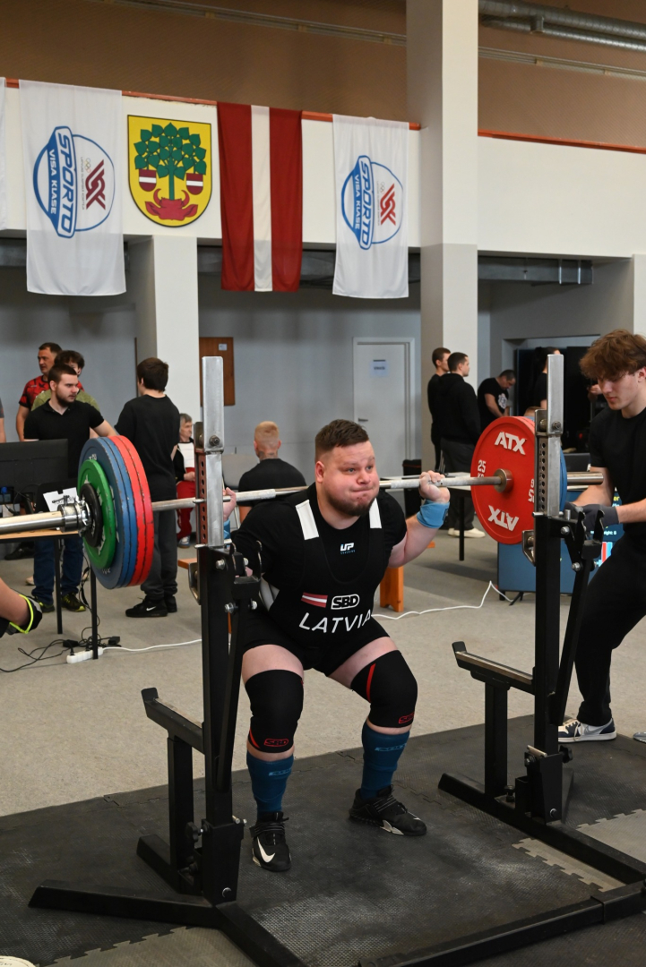 Dundagas sporta klubam „Dandijs” godalgas Vidzemes čempionātā spēka trīscīņā