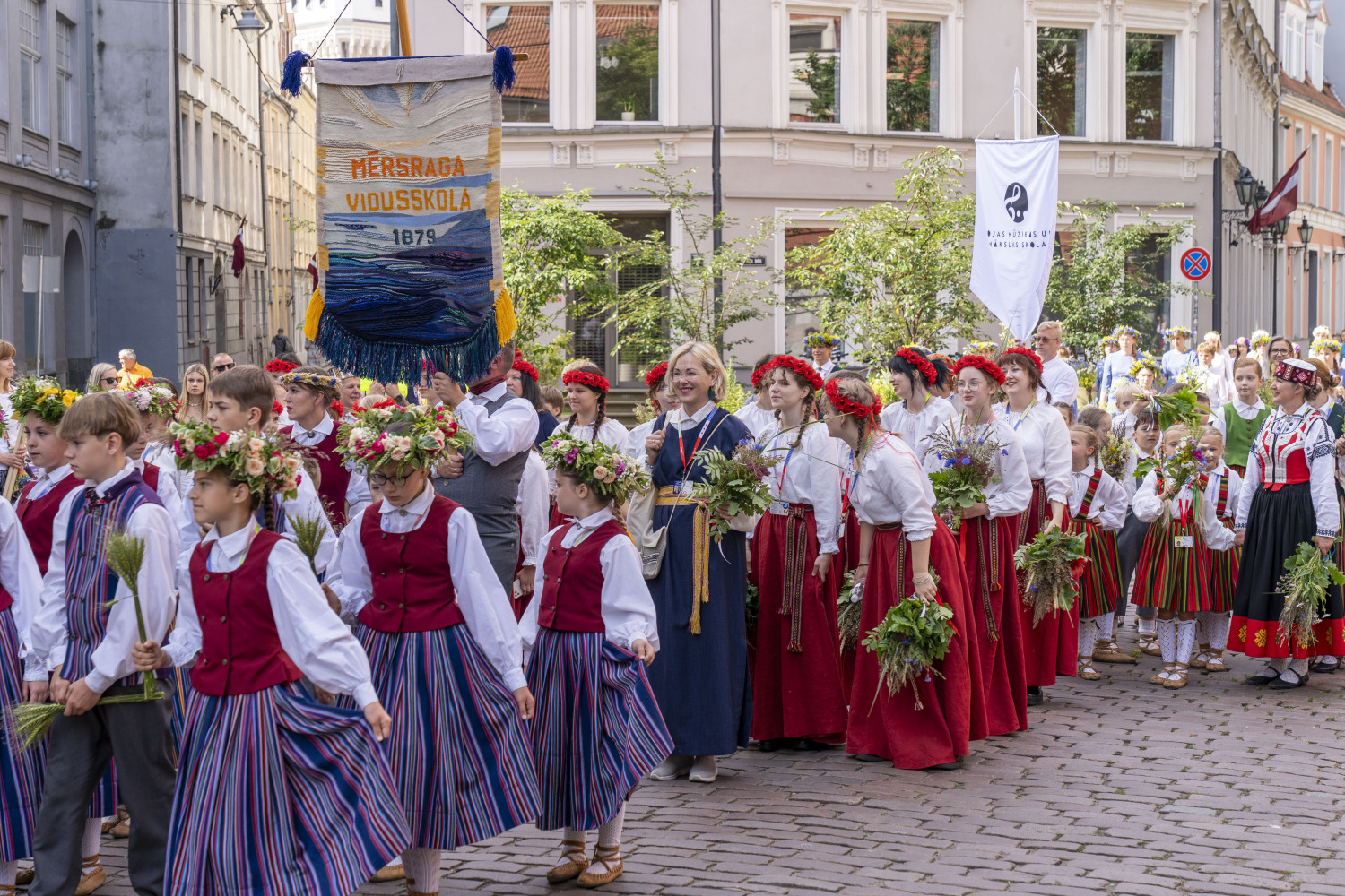 XIII Latvijas Skolu jaunatnes dziesmu un deju svētk