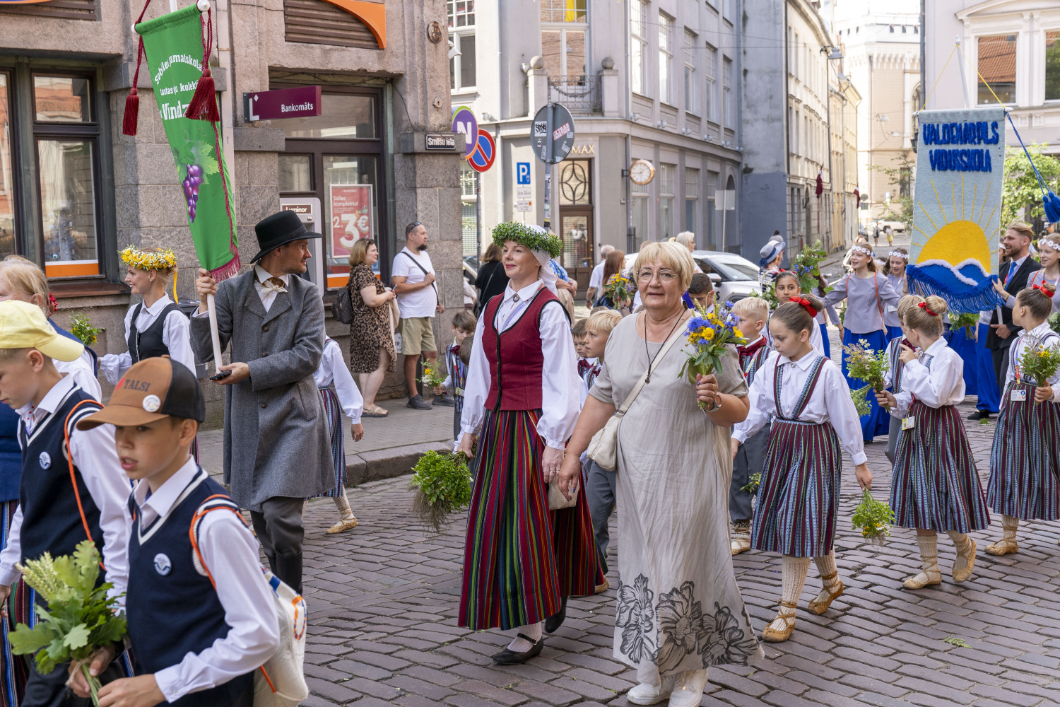 XIII Latvijas Skolu jaunatnes dziesmu un deju svētk