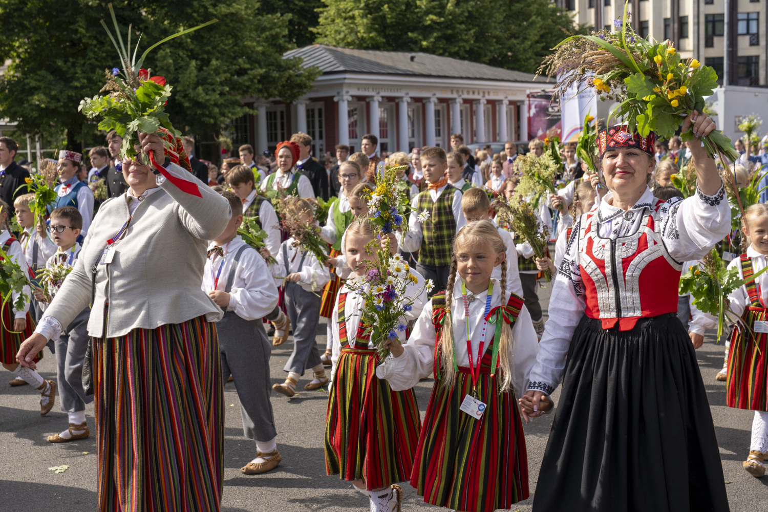 XIII Latvijas Skolu jaunatnes dziesmu un deju svētki