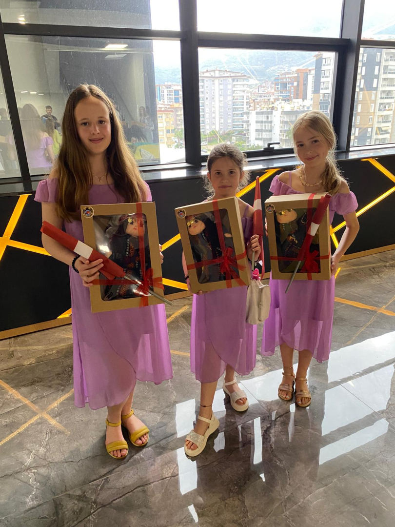 Talsu novada bērni ar lellēm