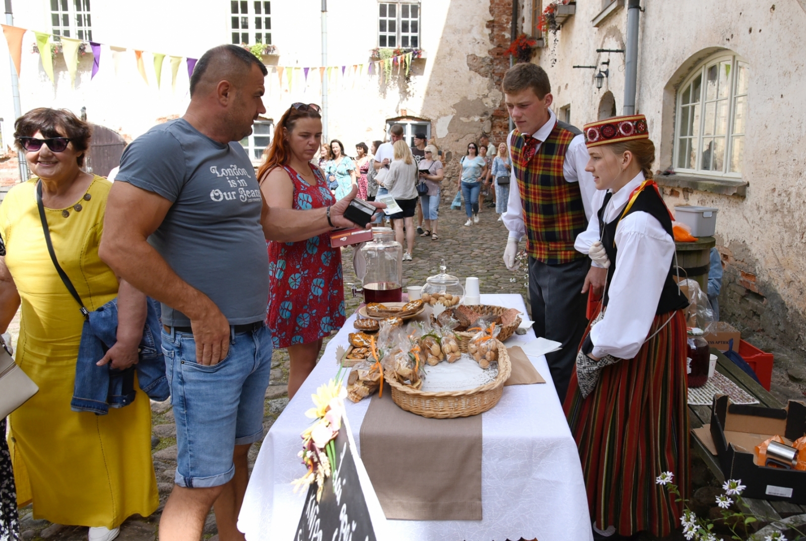Sklandraušu festivāls Dundagā 2024