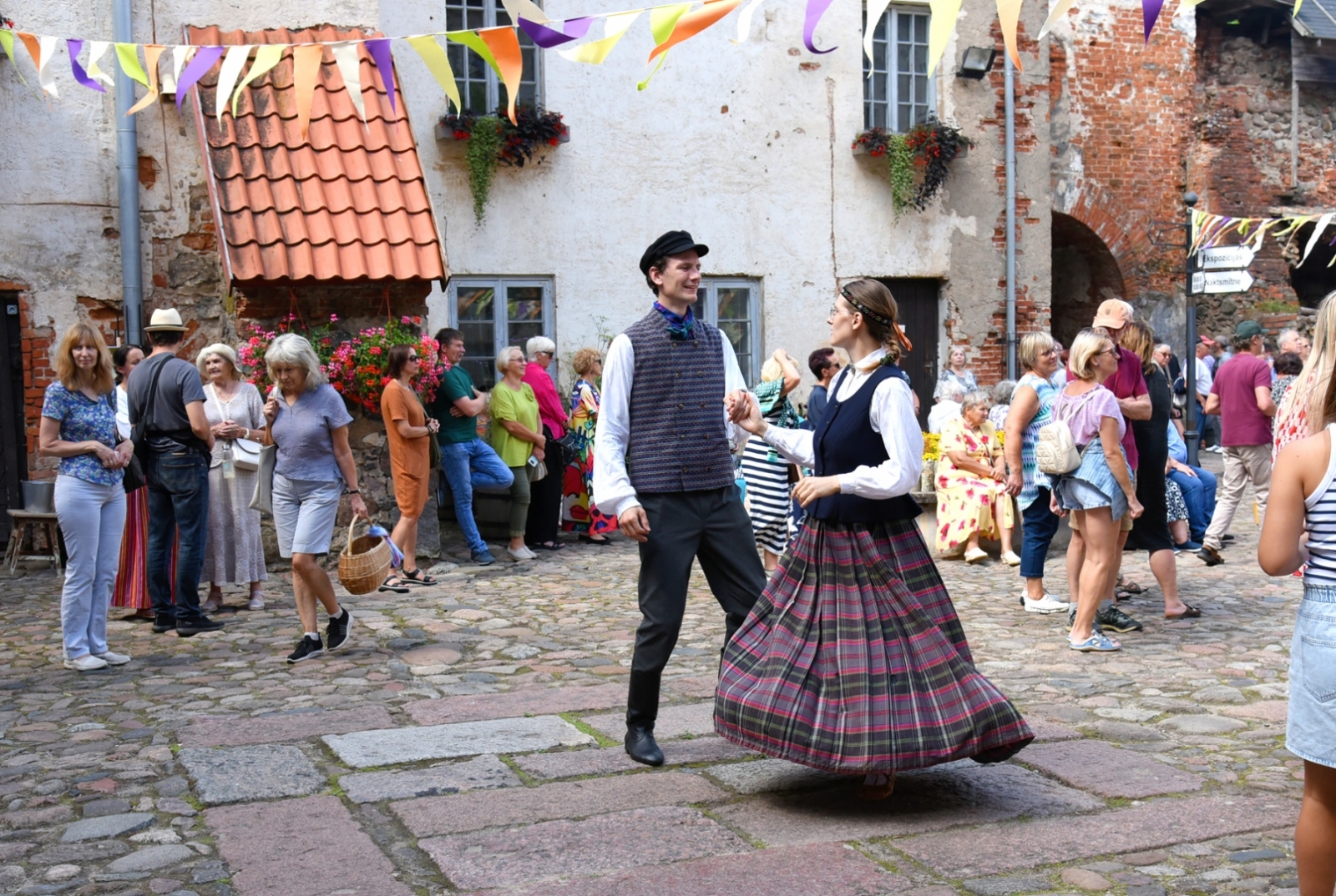 Sklandraušu festivāls Dundagā 2024