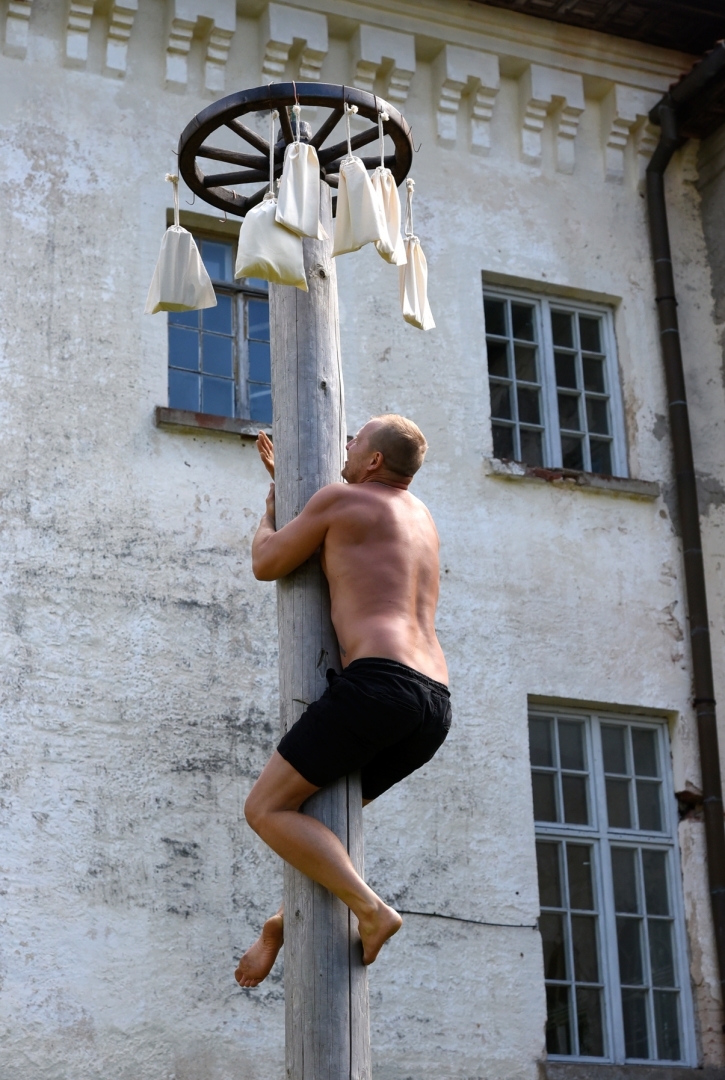 Sklandraušu festivāls Dundagā 2024