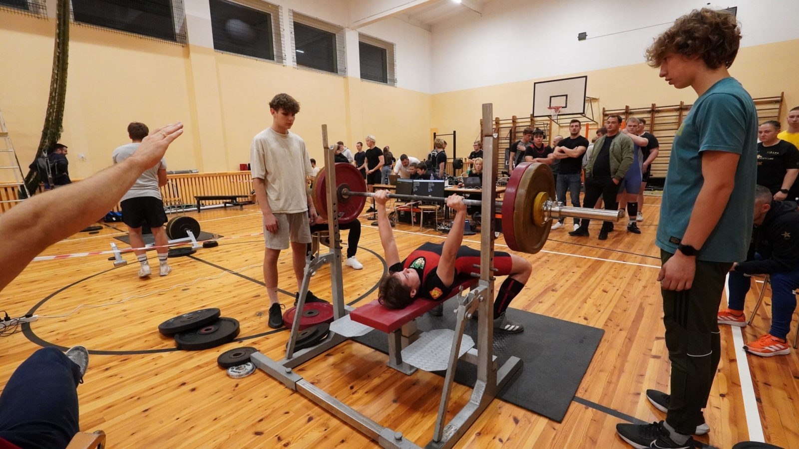 Latvijas kausa Kurzemes reģiona posmi spēka trīscīņā un spiešanā guļus