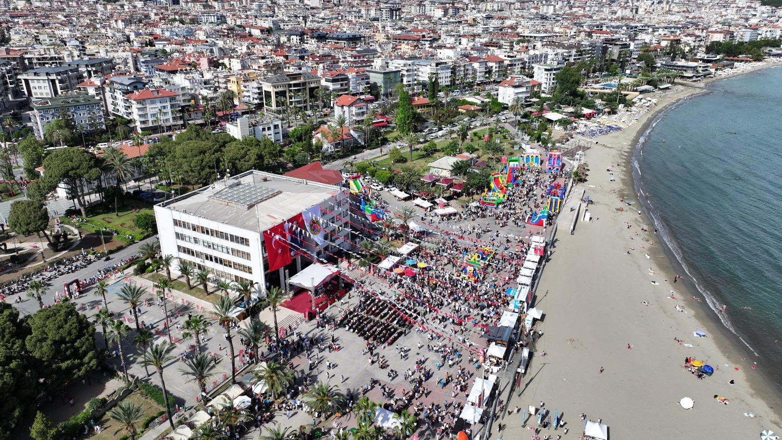 Skats no augšas uz festivālu