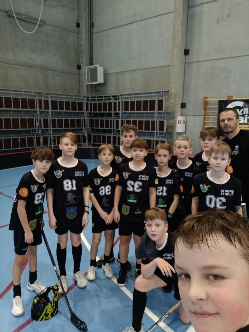 Florbols U11 grupai