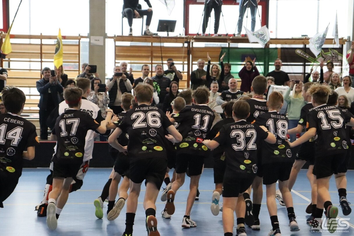 Florbols U12 grupai