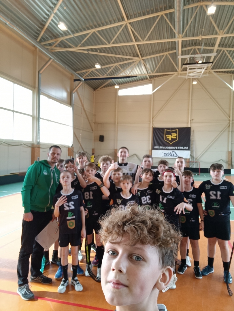 Florbols U12 grupai