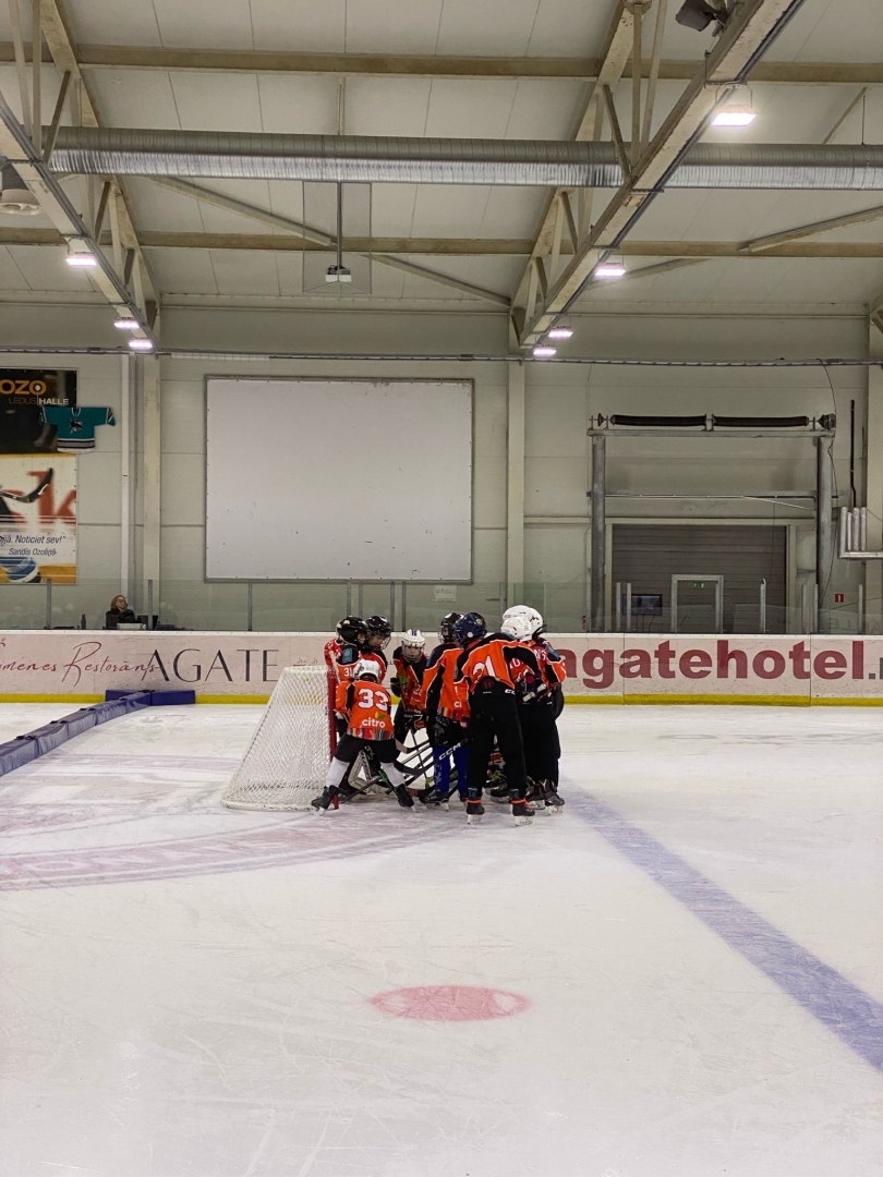 Hokejs U10 grupai