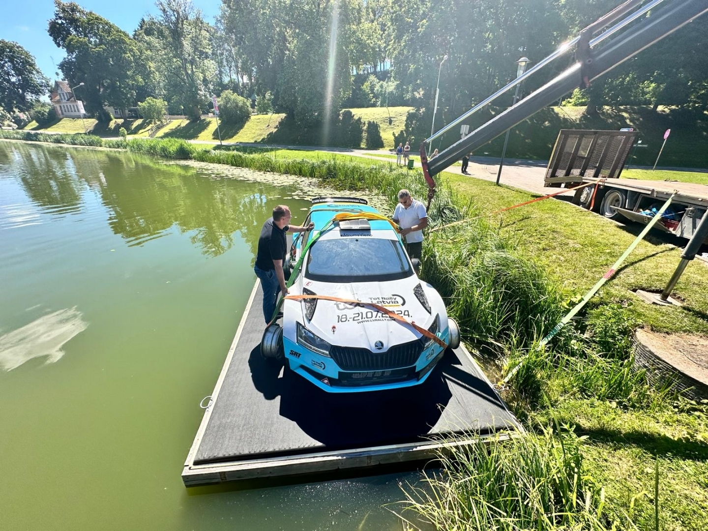 Tet Rally Latvia auto Talsu ezerā