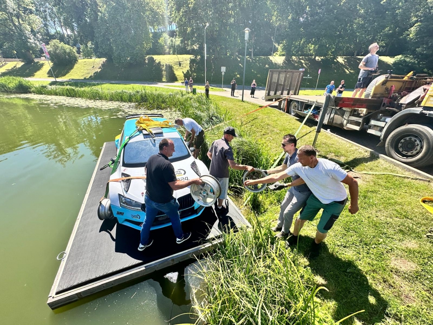 Tet Rally Latvia auto Talsu ezerā