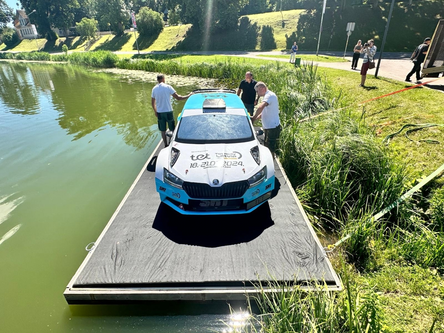 Tet Rally Latvia auto Talsu ezerā