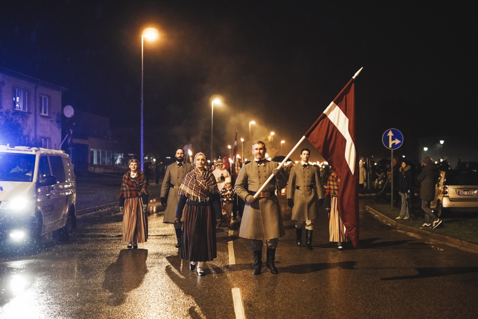 Lāčplēša dienas lāpu gājiens „Gaismas ceļš” Talsos