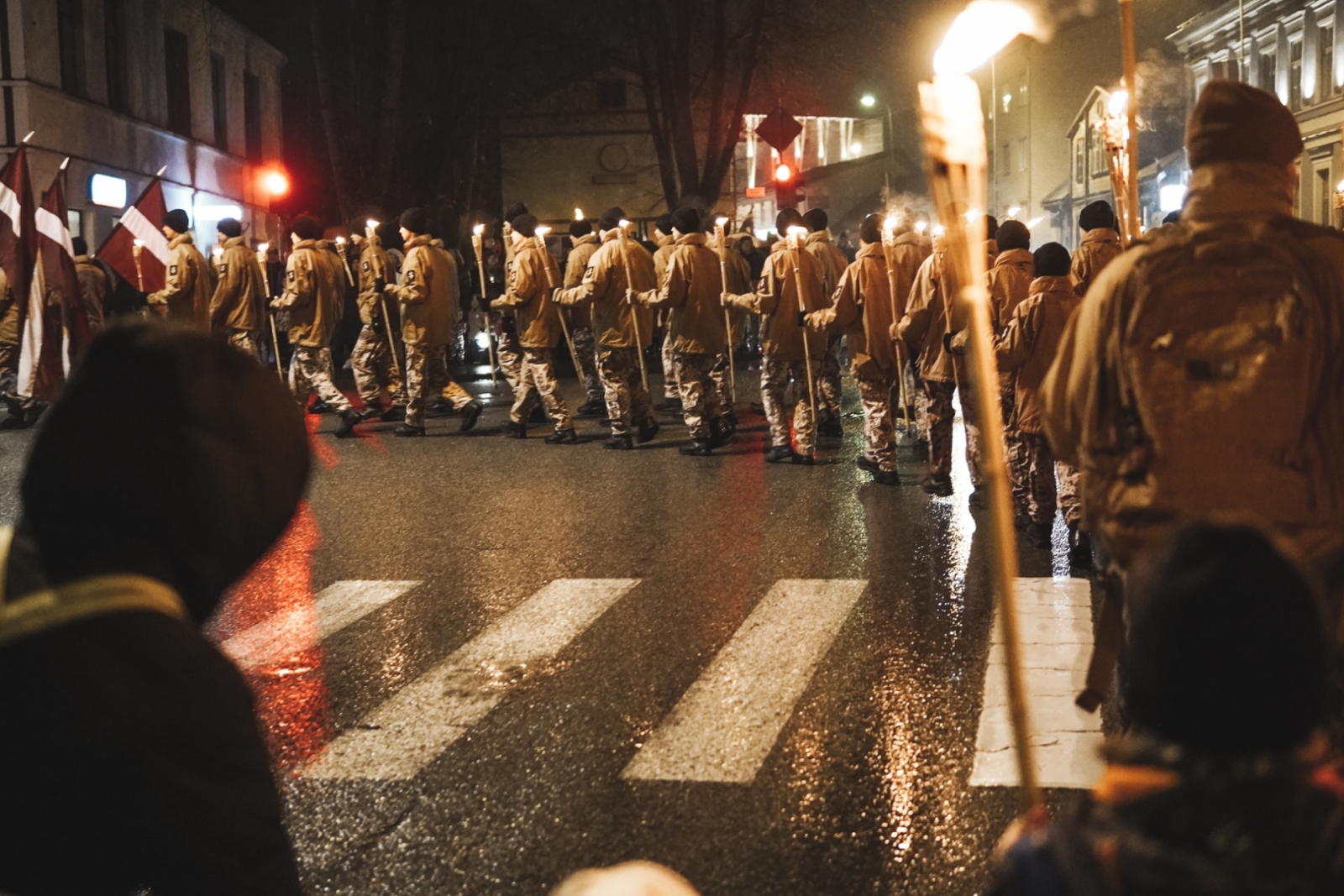Lāčplēša dienas lāpu gājiens „Gaismas ceļš” Talsos