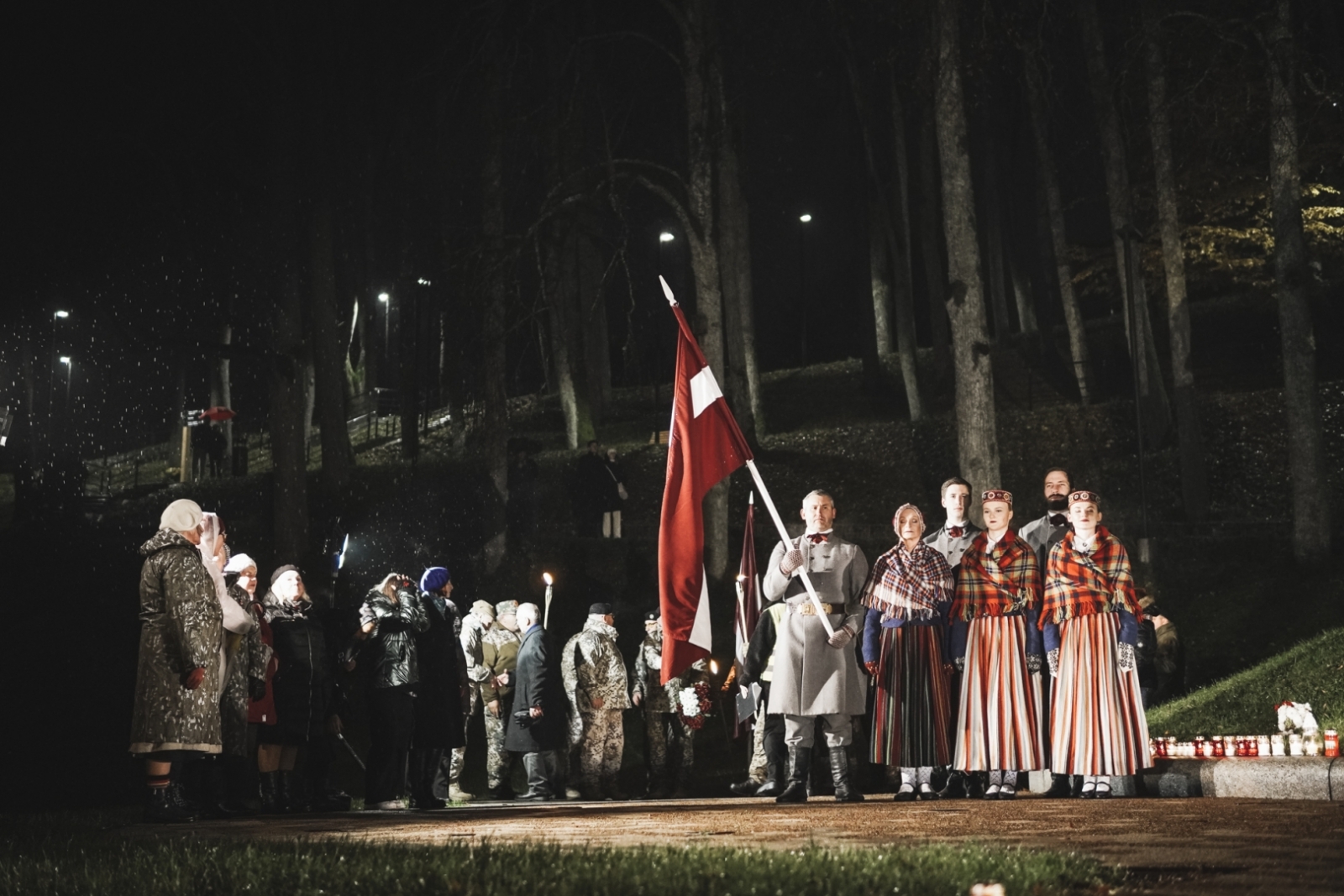 Lāčplēša dienas lāpu gājiens „Gaismas ceļš” Talsos