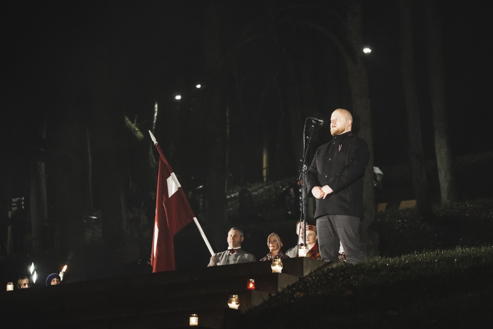 Lāčplēša dienas lāpu gājiens „Gaismas ceļš” Talsos