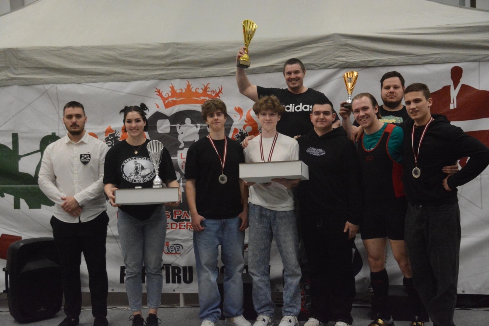 Sporta kluba „Dandijs” sportisti Latvijas čempionātā jauniešiem un junioriem spēka trīscīņā