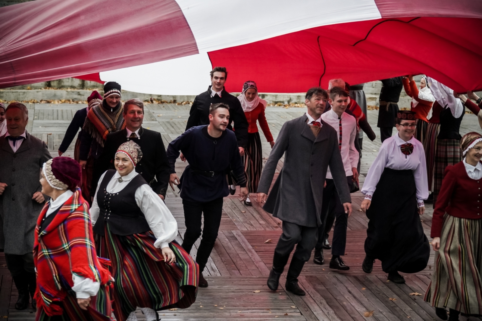 Talsu saulītes raksta veidošana Sauleskalna estrādē